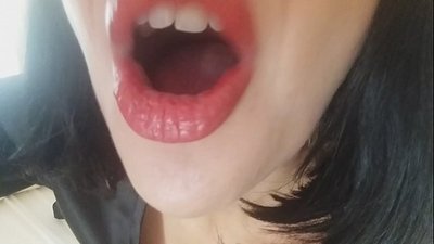 Жаным, сенің өгей анаң сені бүгін мектепке жібермейді... сен маған өте керексің...